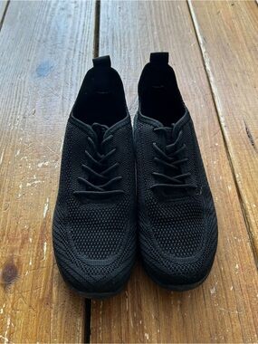 Women’s Black Knit Lace-Up Sneakers
